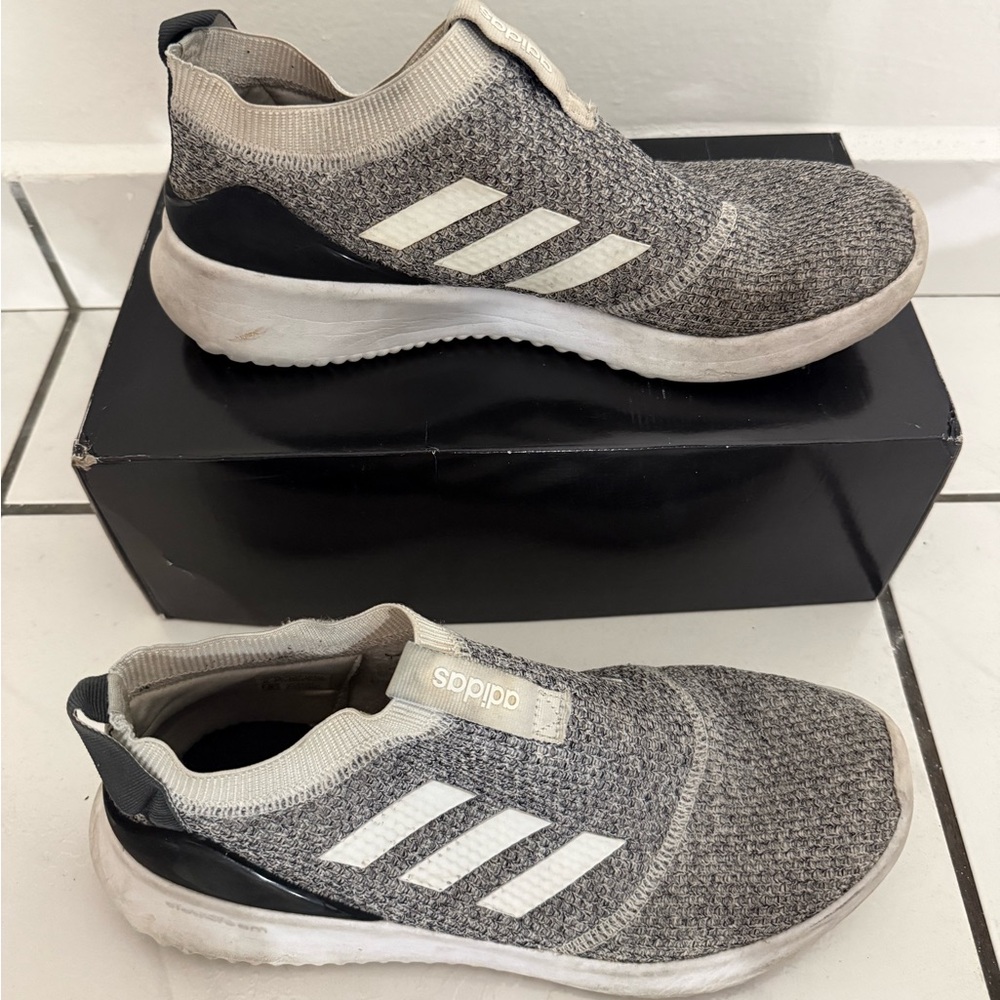Athletic Adidas - White and Gray